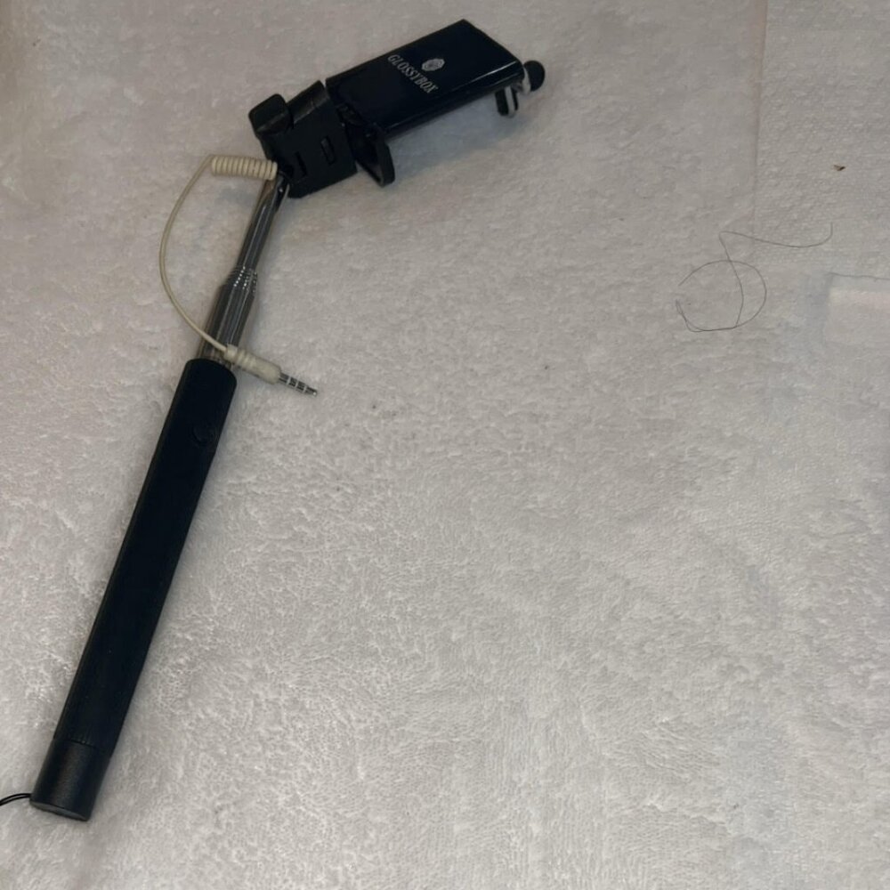 Glossybox Selfie StIck - Great Condition (barely used) with Adjustable Length